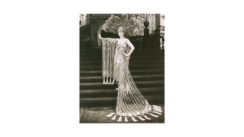 1920s paris business women